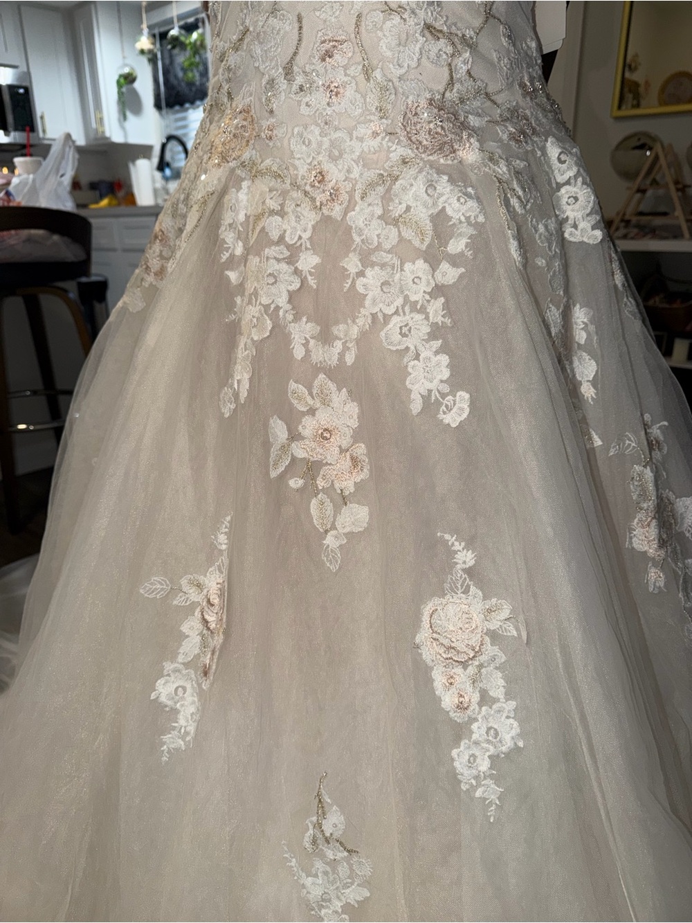 David's Bridal Ivory Strapless Lace Appliqué A-Line Wedding Gown - Picture 5 of 13